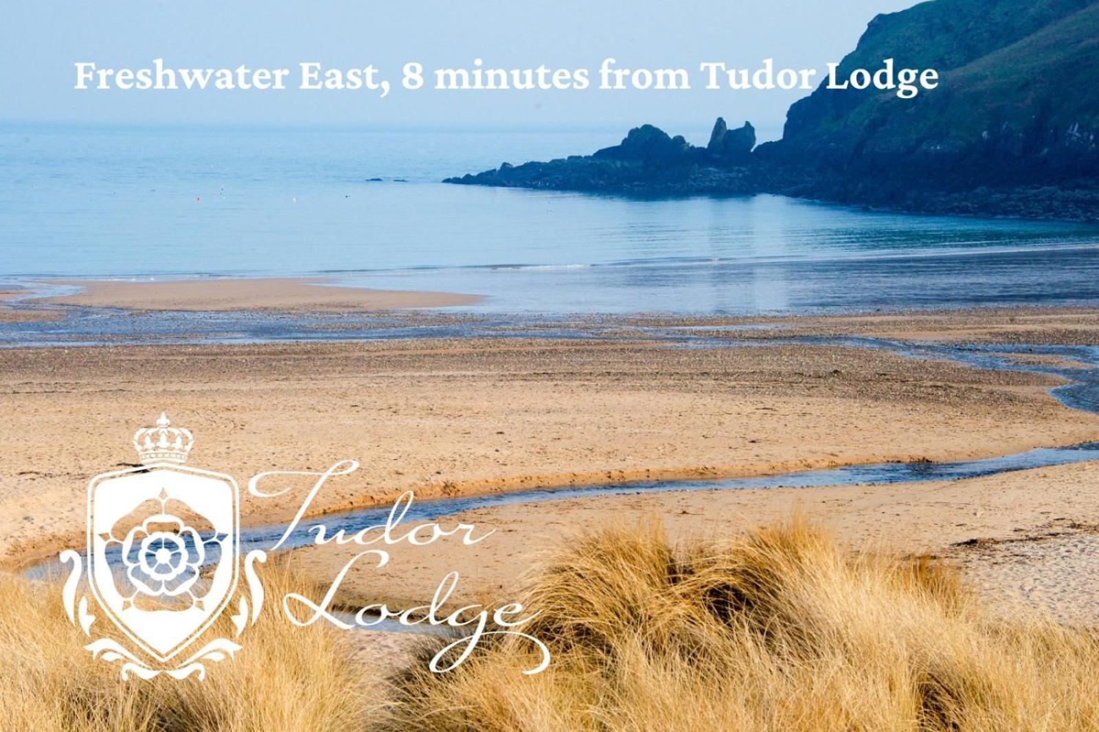 Tudor Lodge Bed & Breakfast Манорбьер Экстерьер фото